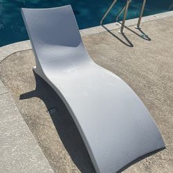 Frontgate Chaise Lounger 