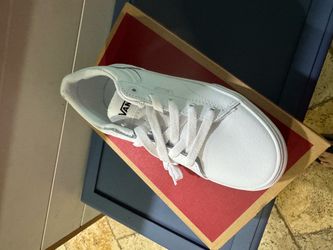 New In Box Unisex White Leather Vans Size 2