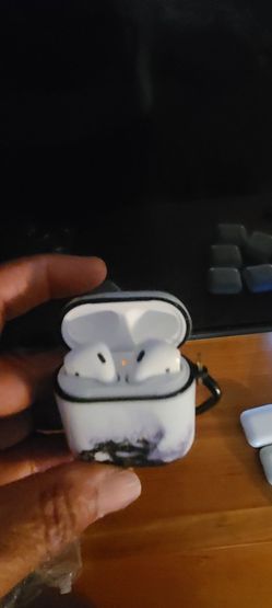 NEED GONE ASAP!!! LOTS OF APPLE AIRPODS/PROS $350 FOR ALL 