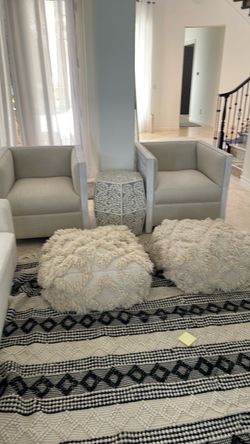 Beautiful chairs $200 with table too
