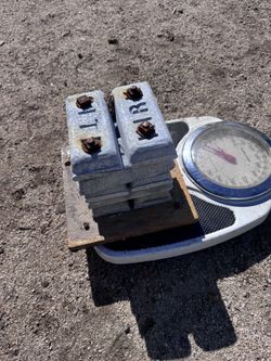 Zinc ? Weights 40 lbs