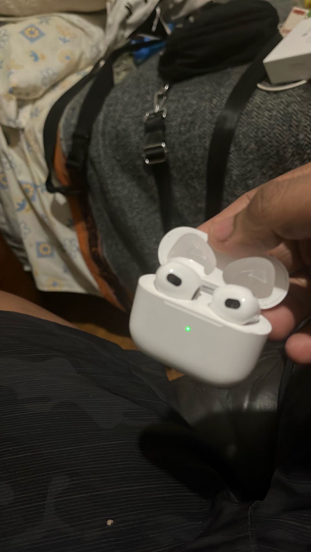 AirPods Gen 3