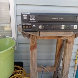 KAWASAKI RADIO 4 HEAD HI FI .VCR PLAYER AND RECORDER AND DVD PLAYER