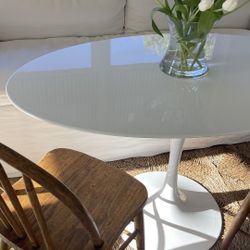 Midcentury Modern Classic White Oval Tulip Table