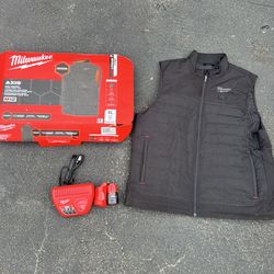 Man vest kit size Xl Milwuake