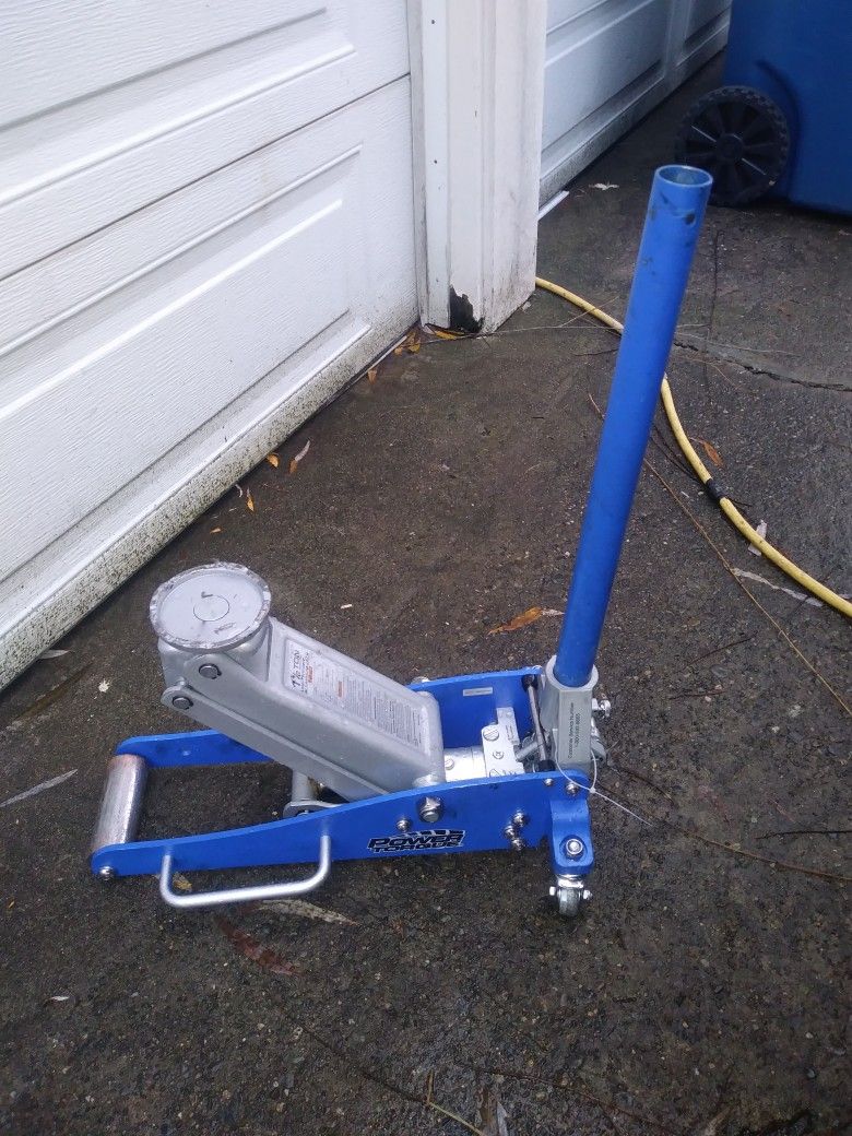 Power Torque Tools 1-1/2 Ton Floor Jack