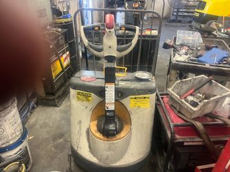 Crown Electric Pallet Jack