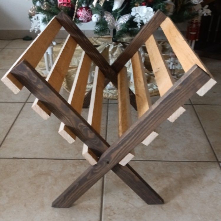 Large Manger ( Foldable ) For Easy Storage 