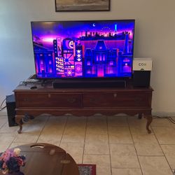 Almost New A Nice Vizo 65 Inches TV