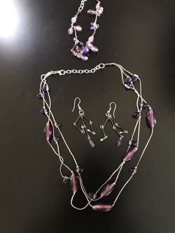 Necklace and earrings pair