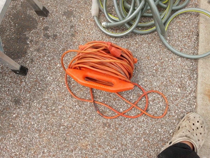 100 Ft Electrical Cord