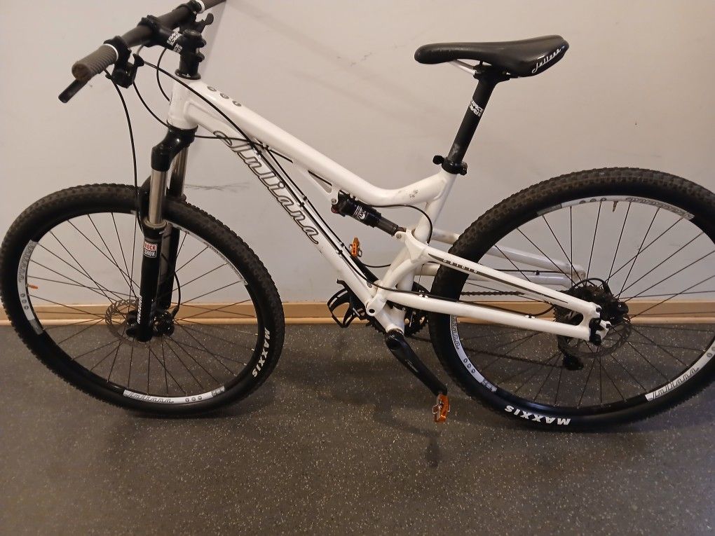 Santa Cruz/Juliana Origin Mountain Bike