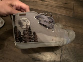 Limited Release Grey Onyx Embroidered BANGS Size 5 