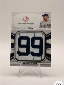 Topps 2022 **Aaron Judge** Commemorative Jersey Medallion numbers series 1