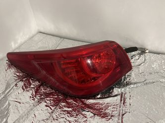 Infiniti Q50 Driver Side Tail Light