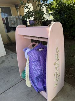 Girls Changing Closet