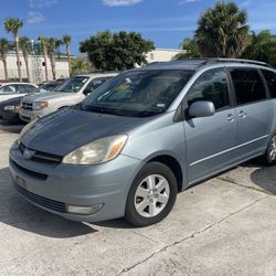 2004 Toyota Sienna