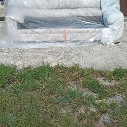 Pull-out Bed Couch 
