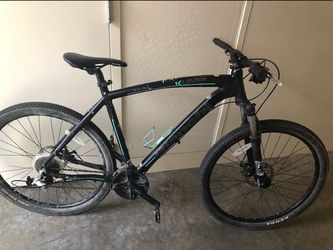 Bianchi 27.5 wheel tall frame bike