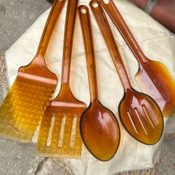 Set Of Five Vintage Ultra Temp Plastic Utensils. Robinson Knife Co. USA Amber Brown