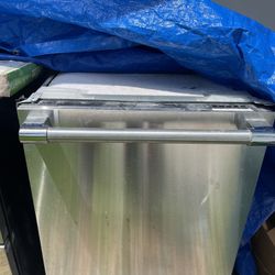 Thermador Stainless Steel Dishwasher 