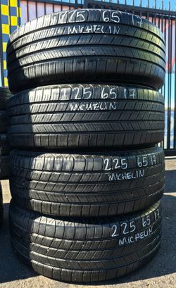 SET OF 4 USED P225/65R17