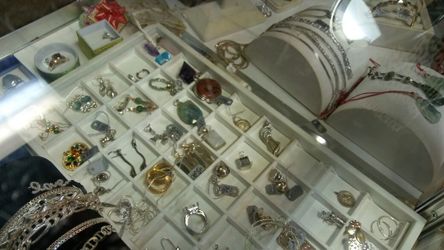 Estate finds jewelry sale