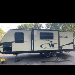 2019 Winnebago Minnie 2455bhs