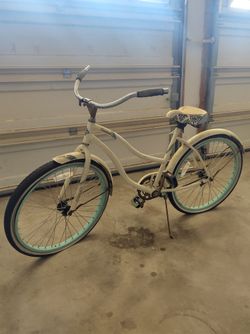 Girls huffy cranbook beach cruiser bike