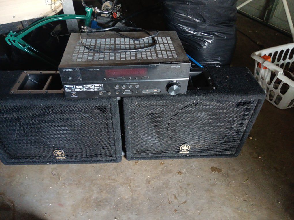 Yamaha radio and concert speakers12" 