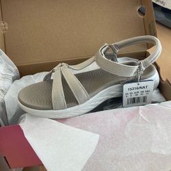 Brand NEW Sandals Size 8