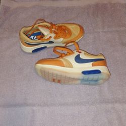 Nike AirMax Size 4 Never Been Worn