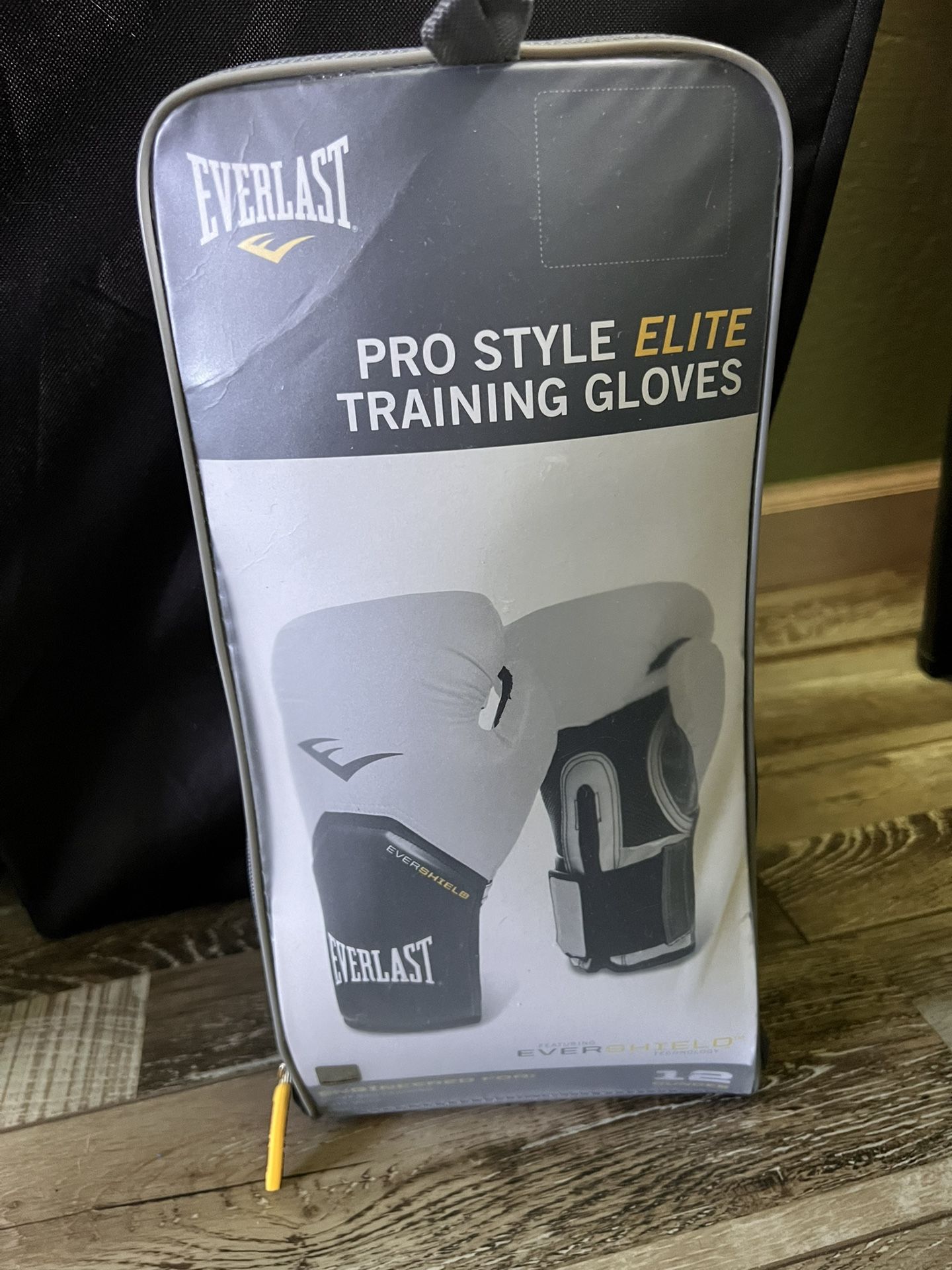 Everlast Boxing Gloves 