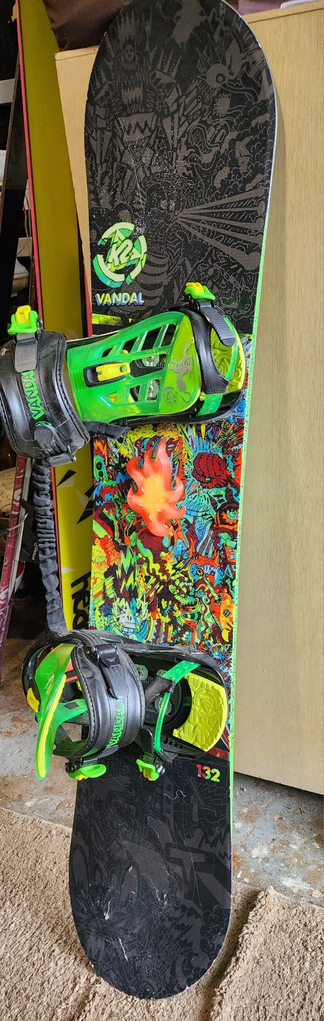 burton 132 snowboard Kids' Smalls Pink forgiving ride Burton Custom Flying V Snowboard