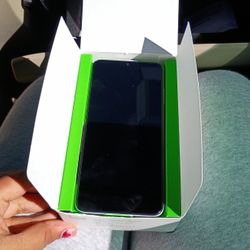 It Has A Charger No Cracks No Scratch Cricket Device