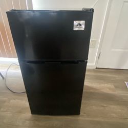 Igloo Mini Fridge