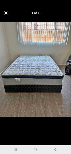 Very good condition queen size mattress + box