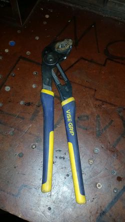 Vise grip pliers