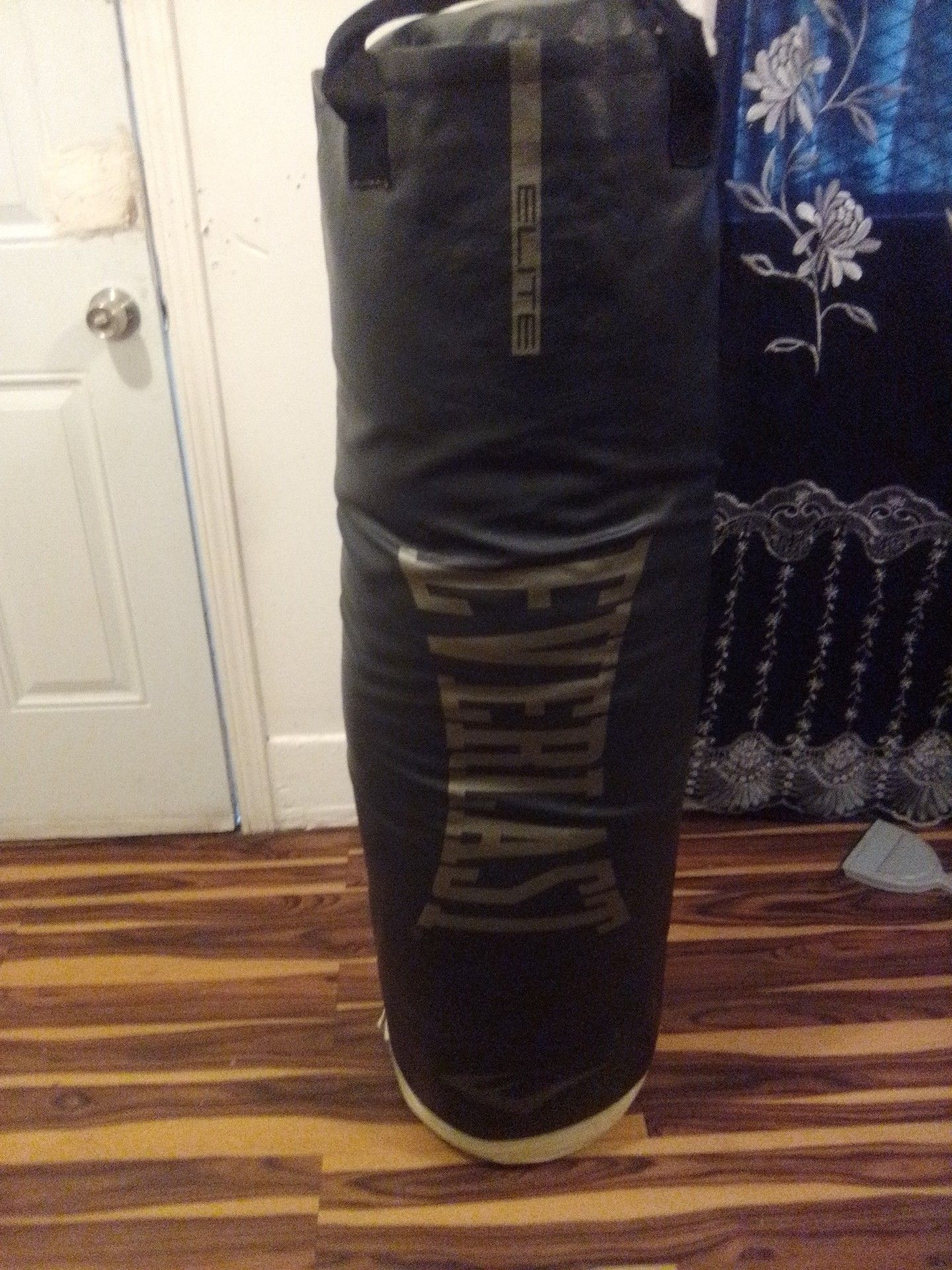 Elite Everlast Punching Bag 100+lbs