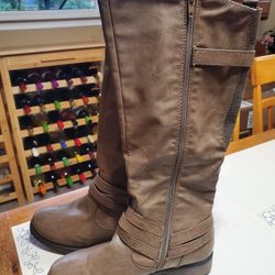 Nice Comfortable Boot.size 6M