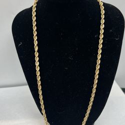 14k Yellow Gold Rope Chain Necklace 19.2 Grams, 21” Long - really nice chain!!! 