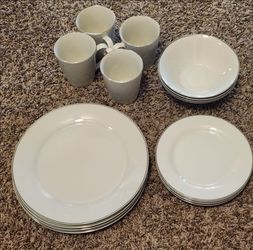 16 Piece Place Setting Porcelain Dish Set - Like New - White with Silver Rim, Plates, Bowls