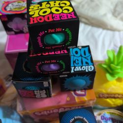 Juguetes Para Estres Squeeezy  Needoh  Dumpling  Todo Es Originales New   $18  Cada Uno Pero Si Compran Todos Sellos Dego $13  Cada Uno 