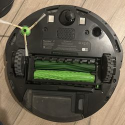 Roomba i7 Robot Vacuum 