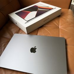 MacBook Pro 16” M1 Max 64 GB Memory 2TB Storage - Pristine Condition