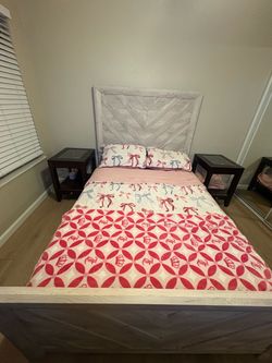 Bedroom set with mattress including