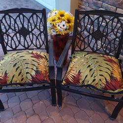 HAMPTON BAY PATIO CHAIRS & VASE