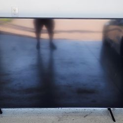 Samsung Q60 82" TV 