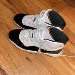 Air Jordan 11 Gratitude Size 9.5