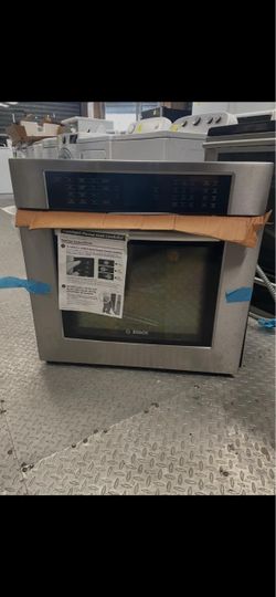 New (Open Box) Bosch 30" Electric Single Wall Oven (800 Series)